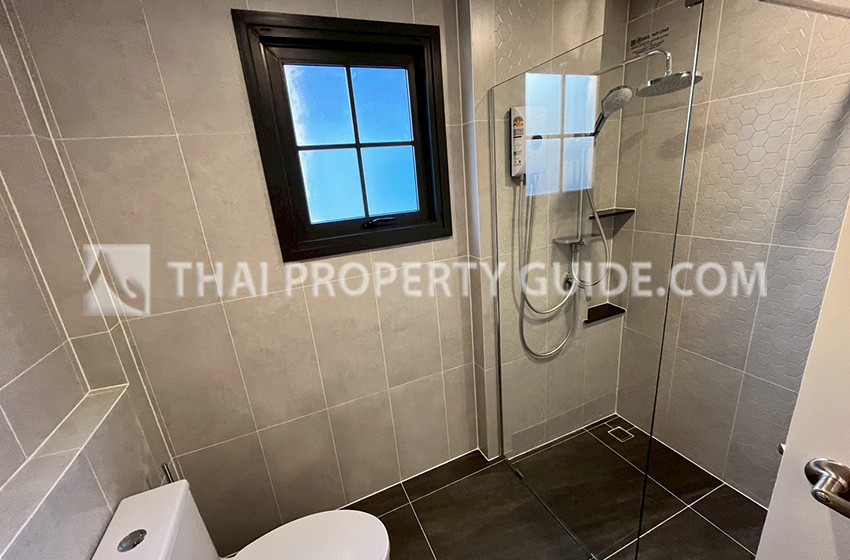 House with Shared Pool in Bangnatrad 